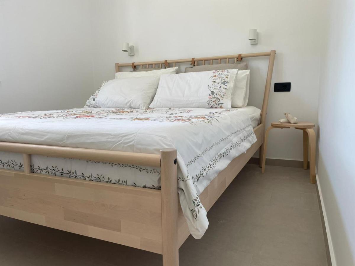 Apartment Sur La Plage Podstrana Esterno foto
