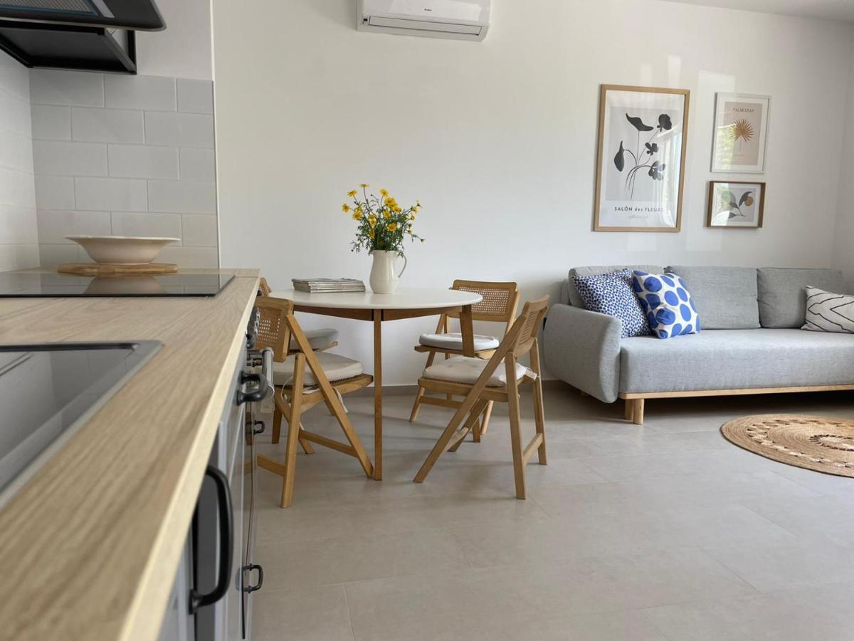Apartment Sur La Plage Podstrana Esterno foto