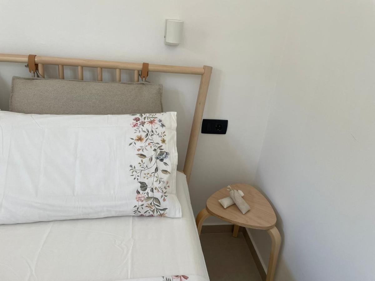 Apartment Sur La Plage Podstrana Esterno foto