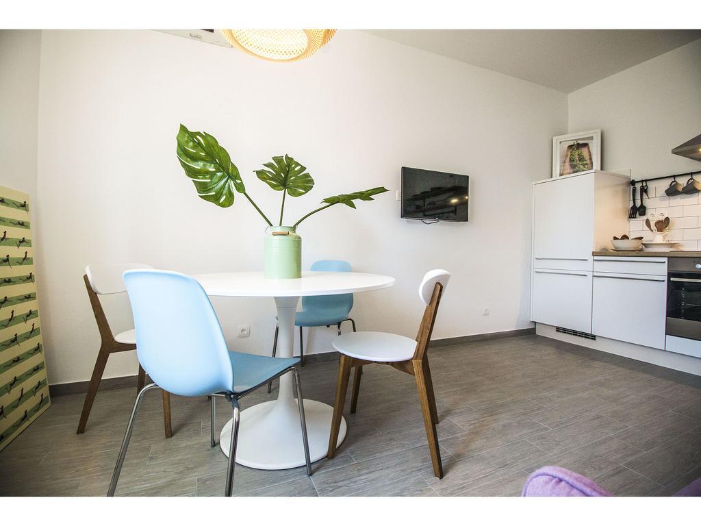 Apartment Sur La Plage Podstrana Esterno foto
