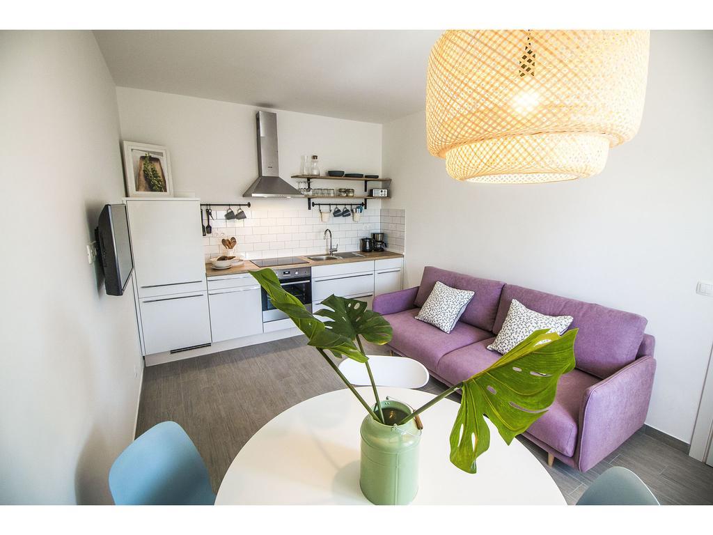 Apartment Sur La Plage Podstrana Esterno foto