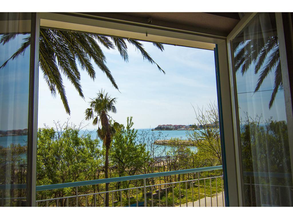 Apartment Sur La Plage Podstrana Esterno foto